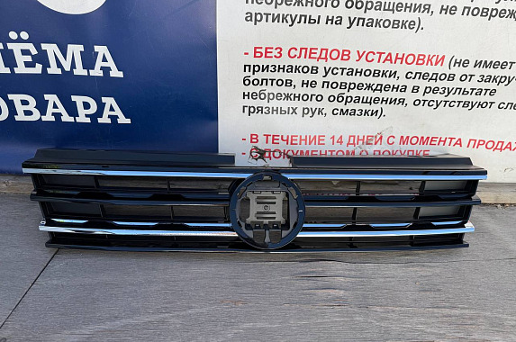 Решетка радиатора Volkswagen Tiguan 2016-2021 (Китай / Повреждение хрома) Дисконт 15%